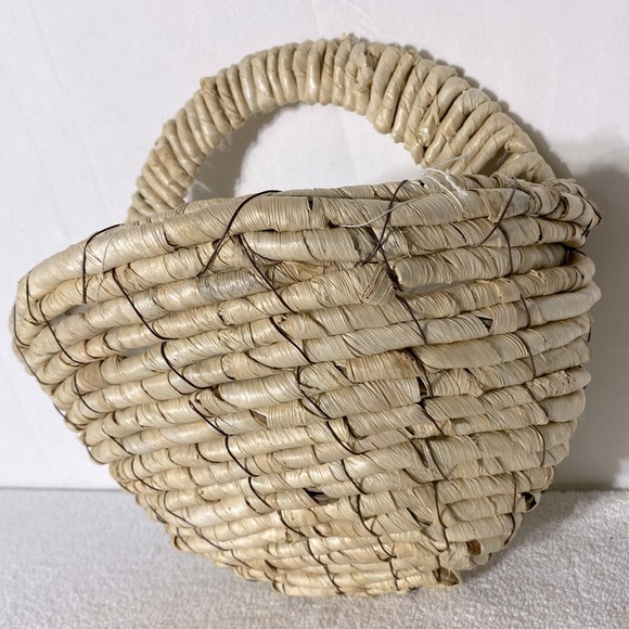 Vintage Plastic Lined Woven Wall Basket Wall Decor Plant Pot Hanging Basket - Picture 6 of 12